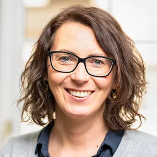 Dr. Beate Priewasser
